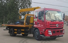 东风带吊一拖二清障车